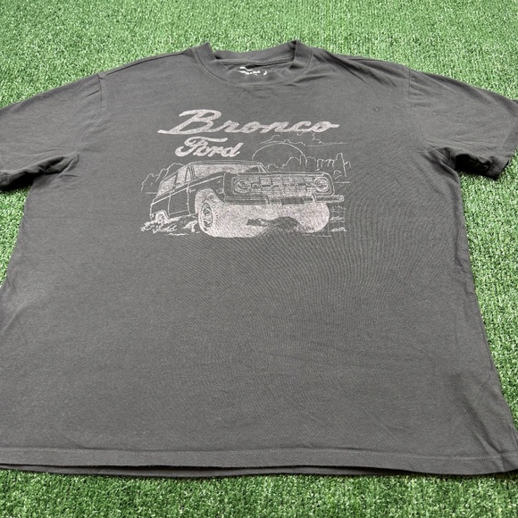 Abercrombie Fitch Ford Bronco Graphic T Shirt Women's Size S Gray Short Sleeve - Picture 2 of 8